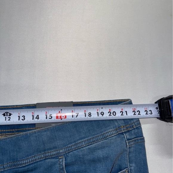 Torrid Crop Lean Jean Size 3X Hip Hugger Super Soft - Picture 5 of 8